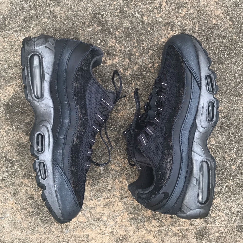 Nike Women’s Black Sneakers